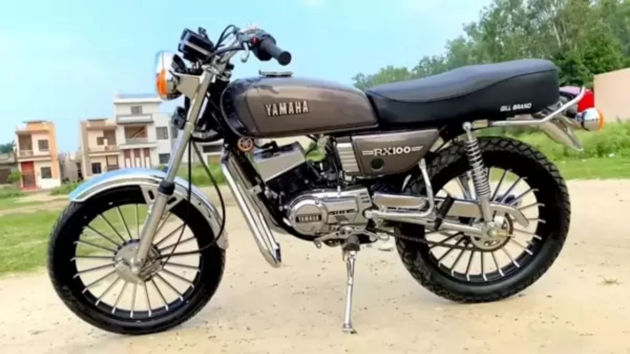 Yamaha RX 100 Bike